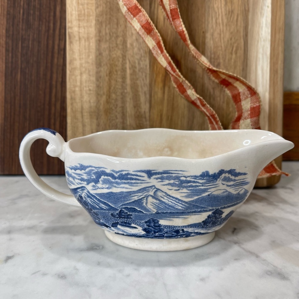 RARE Lochs of Scotland Blue & White Ironstone Gravy Boat ROYAL WARWICK